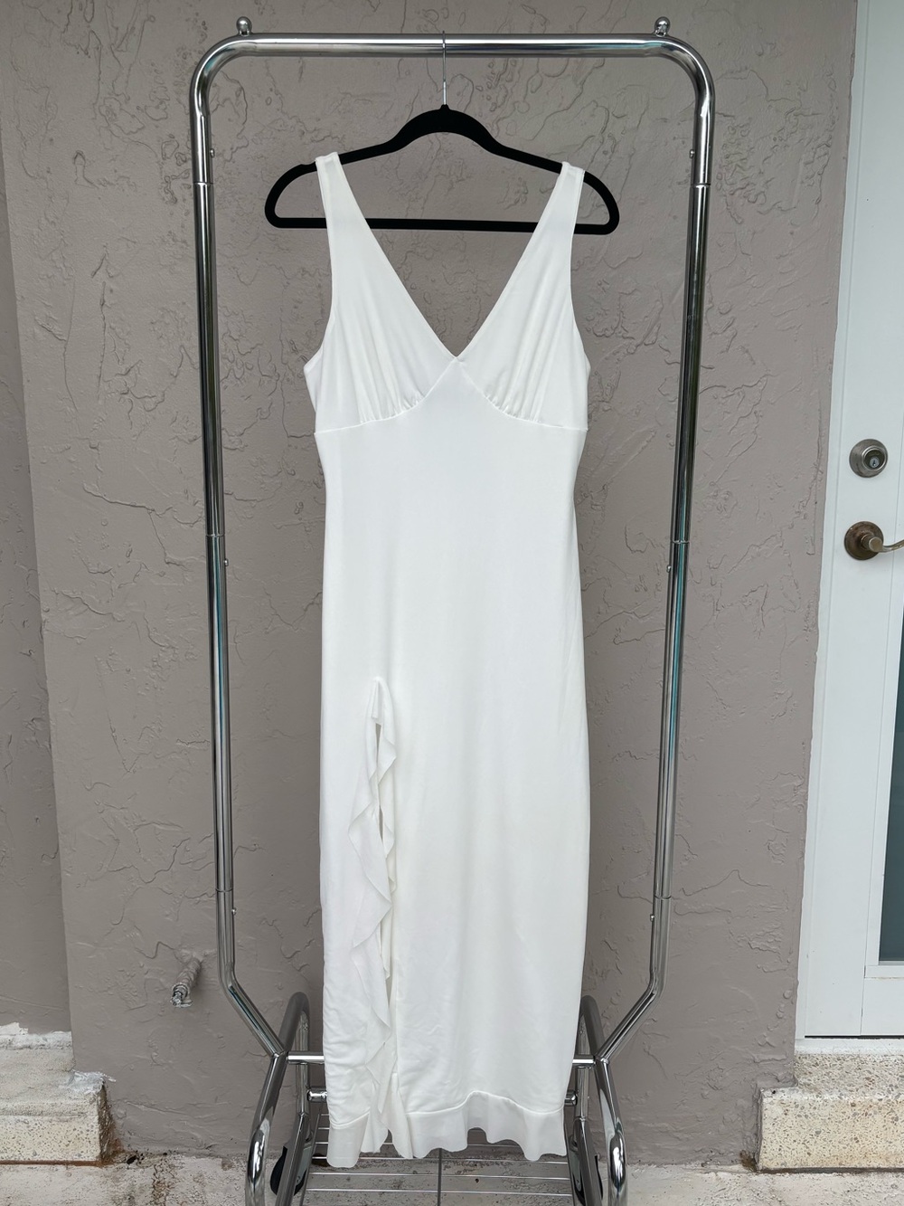 Elegant White V-Neck Maxi Dress w/ Side Slit